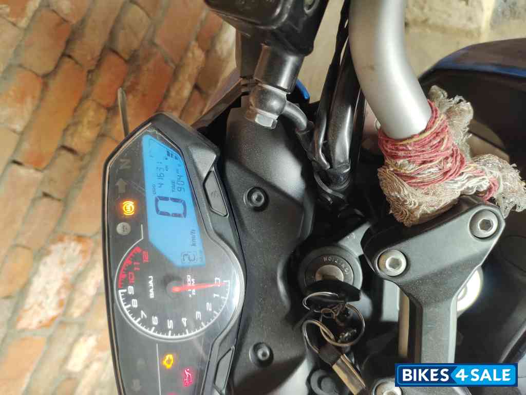 Blue Bajaj Pulsar N250