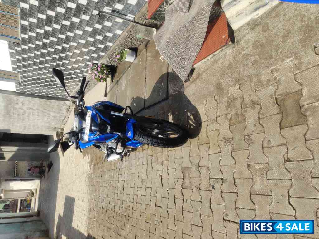 Blue Bajaj Pulsar N250