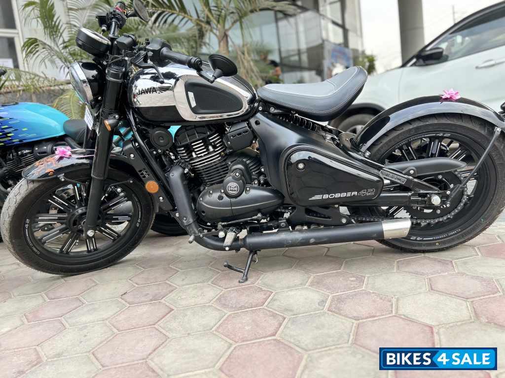 Chrome Jawa 42 Bobber Dual Channel ABS