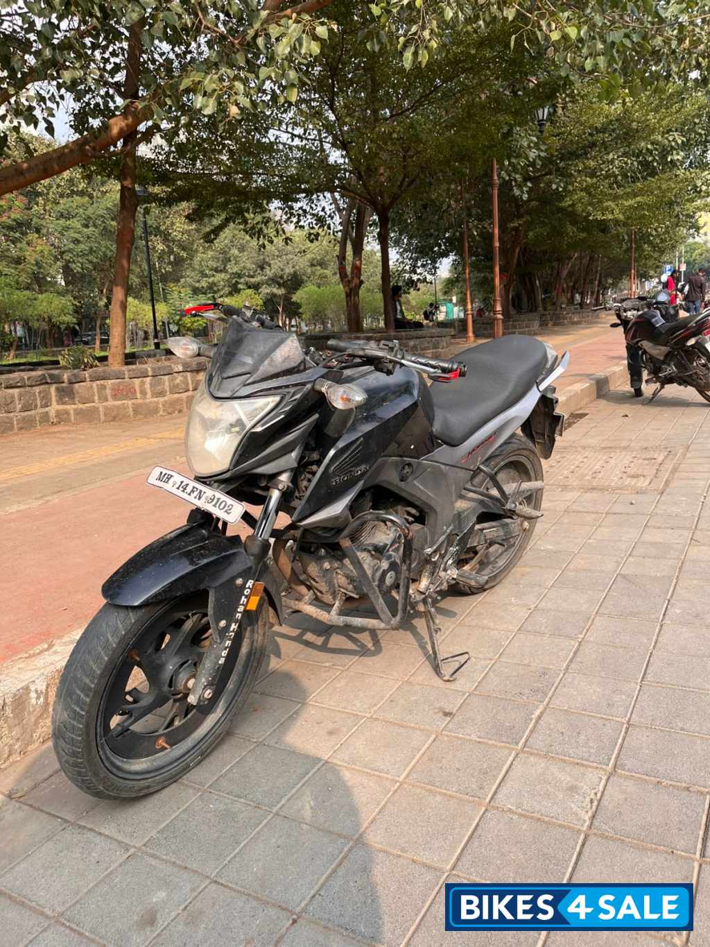Black Honda CB Hornet 160R