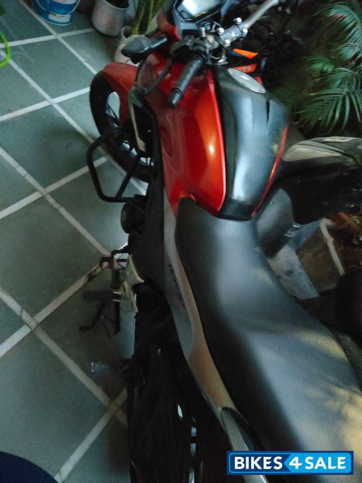 Orange Honda CB Hornet 160R ABS