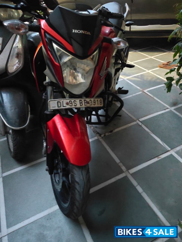 Orange Honda CB Hornet 160R ABS