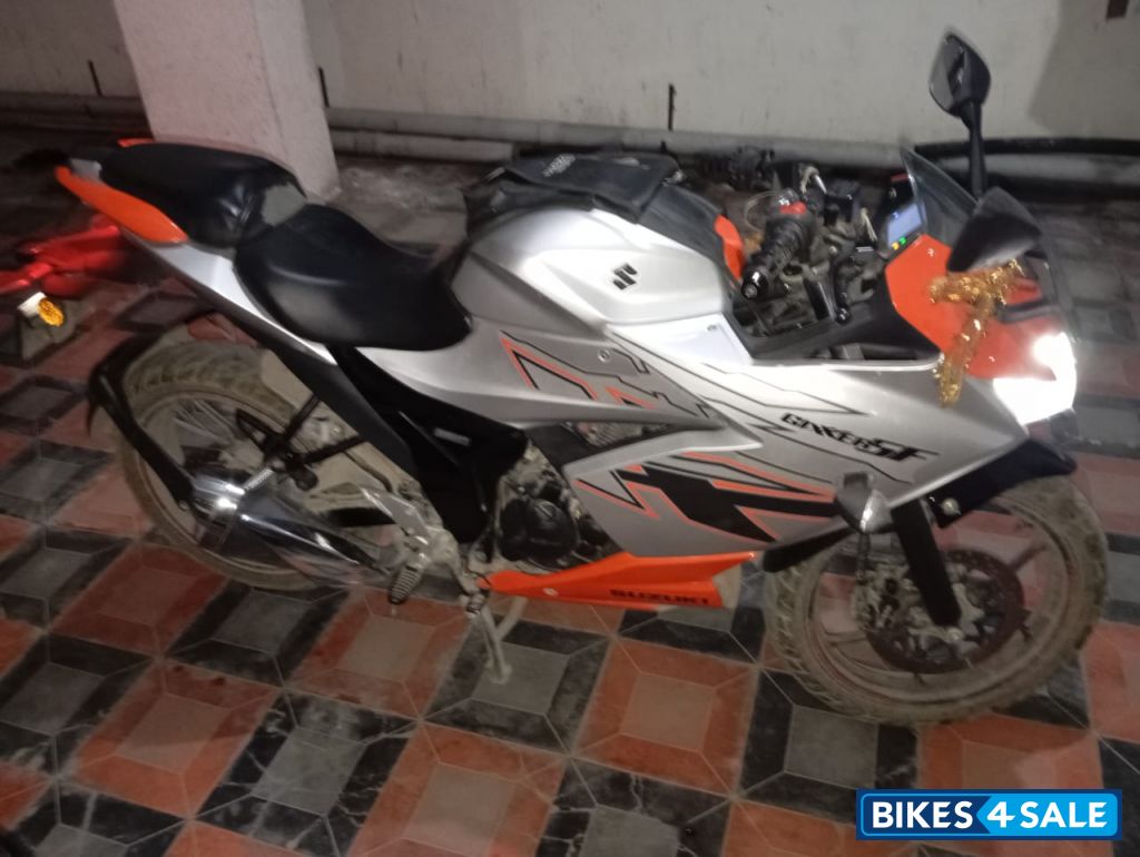 Suzuki Gixxer SF