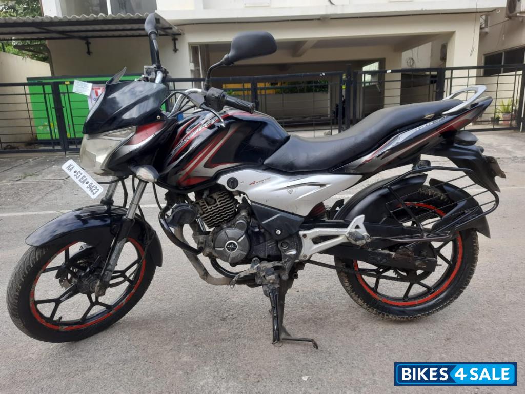 Red Bajaj Discover 125 ST