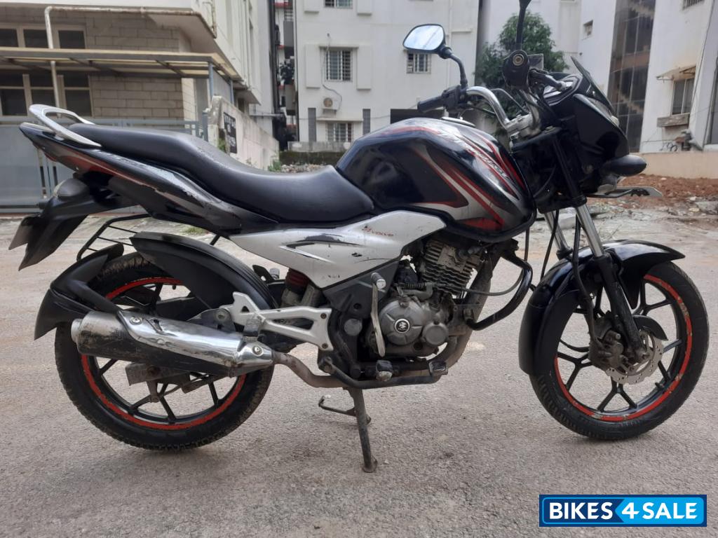 Red Bajaj Discover 125 ST