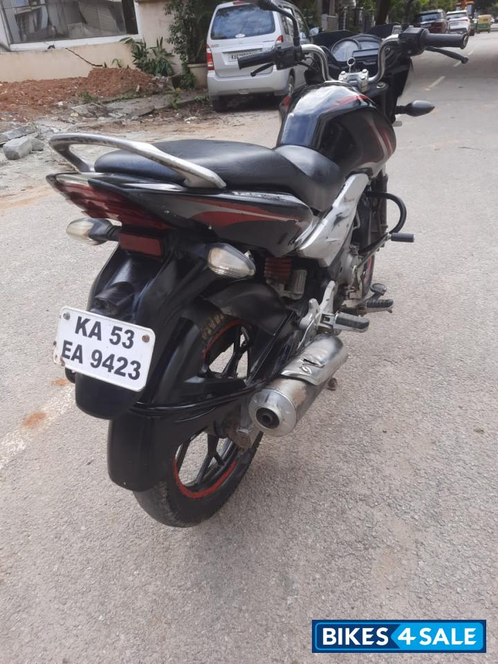 Red Bajaj Discover 125 ST