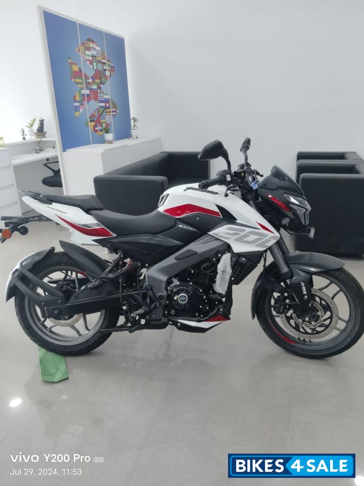 Bajaj Pulsar NS 200 2024