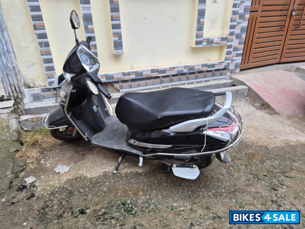 Black Honda Activa 6G H-smart