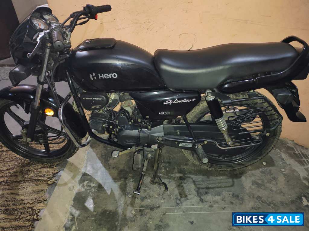 Hero Splendor Plus Black and Accent