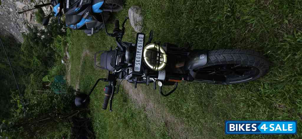 Husqvarna Svartpilen 250