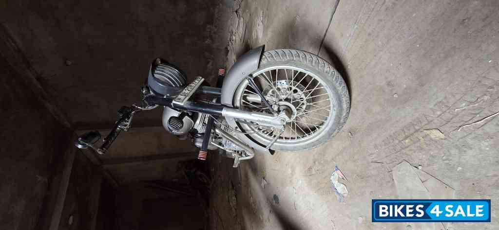 Gunmetal Grey Royal Enfield Classic Gunmetal Grey Gunmetal Grey Royal Enfield Classic Gunmetal Grey