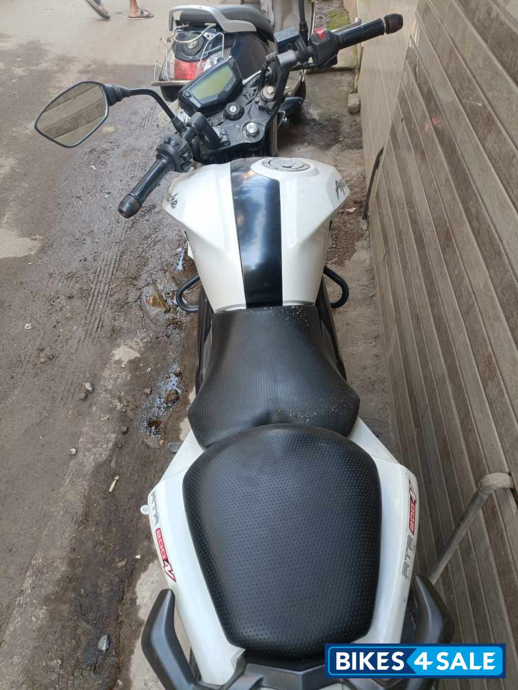 TVS Apache RTR 200 4V ABS