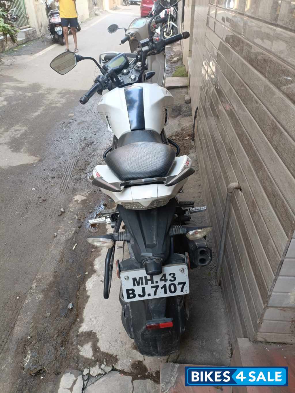 TVS Apache RTR 200 4V ABS