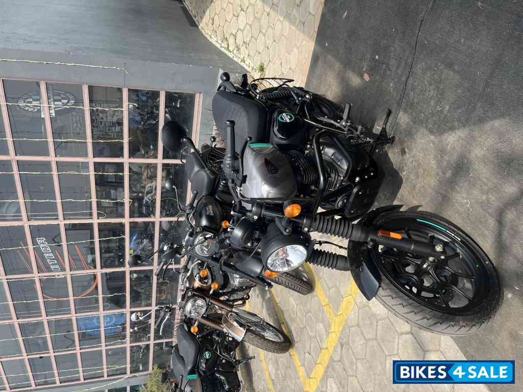 Dapper Ash Royal Enfield Hunter 350 Metro