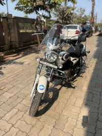 White Bajaj Avenger Cruise 220 BS6