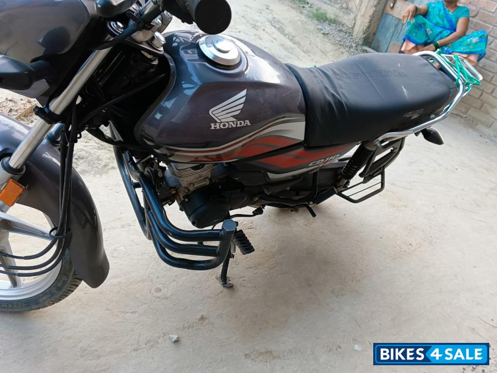 Honda CD 110 Dream Deluxe BS6