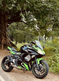 Green And Black Kawasaki Ninja 650R