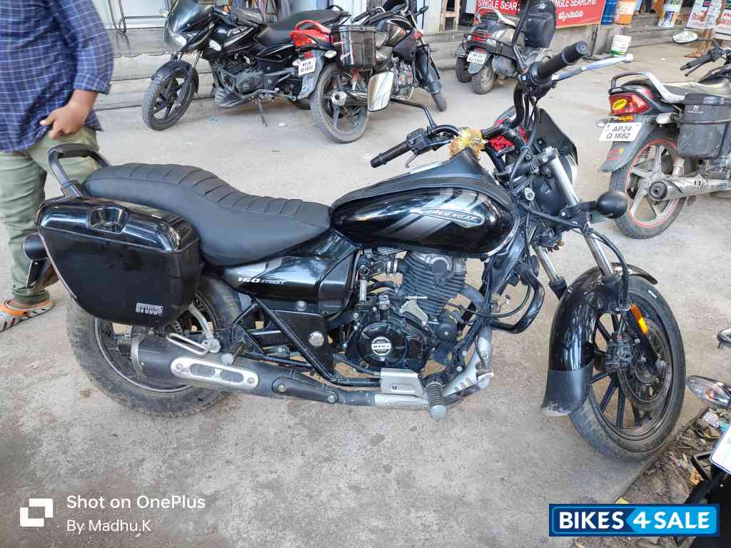 Bajaj Avenger Street 160 BS6