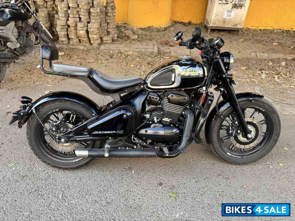 Black Mirror Jawa 42 Bobber Black Mirror