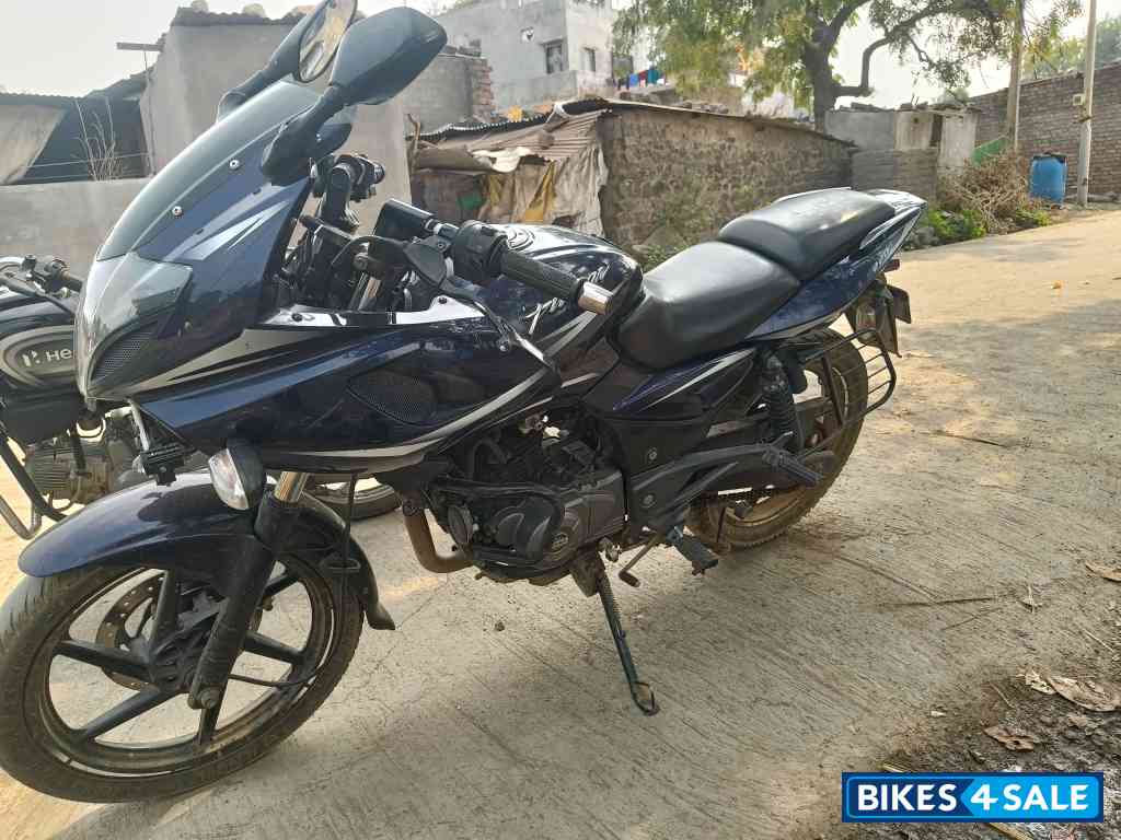 Royal Blue Bajaj Pulsar 220F