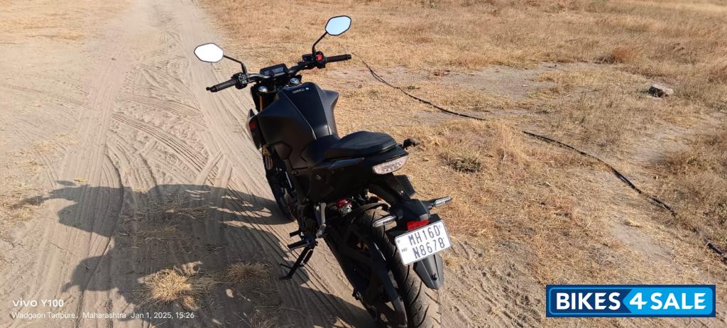 Honda CB300F Deluxe Pro