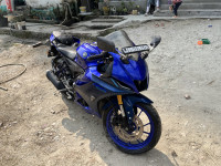 Yamaha R15 V4