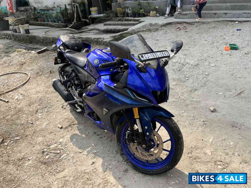 Yamaha R15 V4