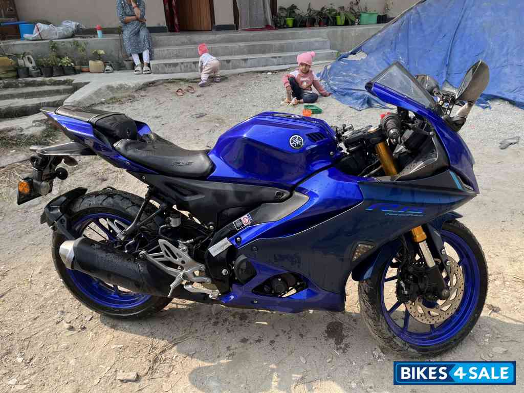 Yamaha R15 V4