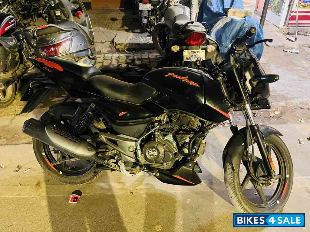 Bajaj Pulsar 125 Split Seat
