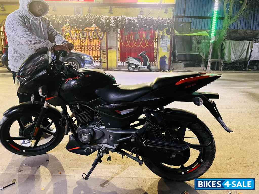 Bajaj Pulsar 125 Split Seat