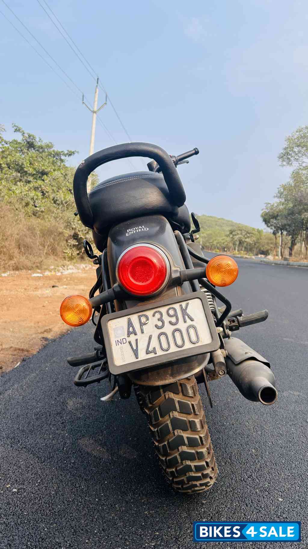 Stealth Black Royal Enfield Classic 350 Dual Channel BS6 Stealth Black Royal Enfield Classic 350 Dual Channel BS6