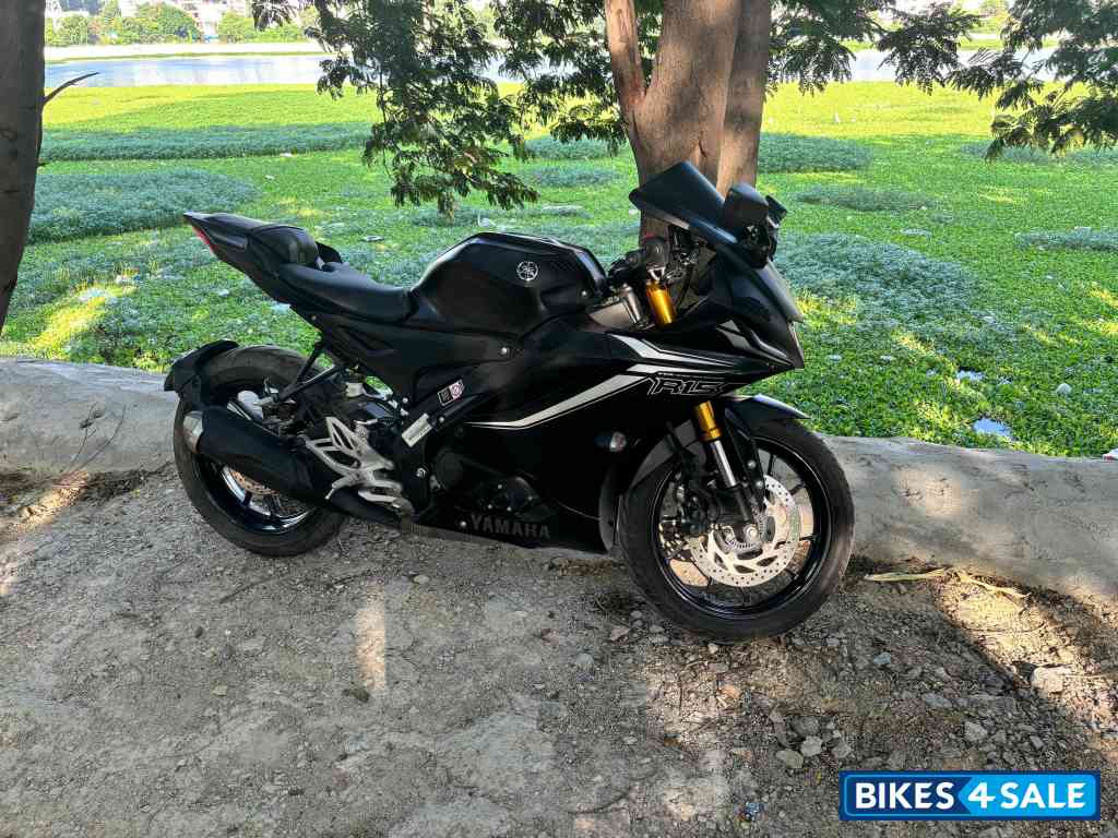 Midnight Yamaha R15 V4