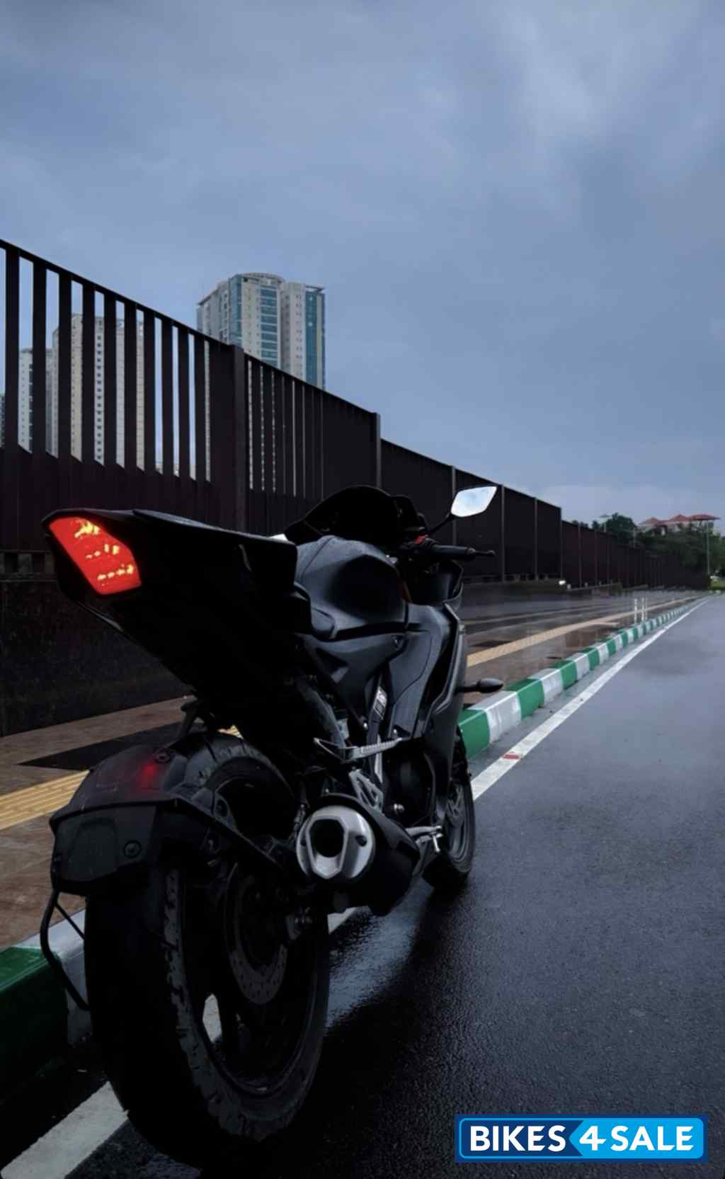 Midnight Yamaha R15 V4