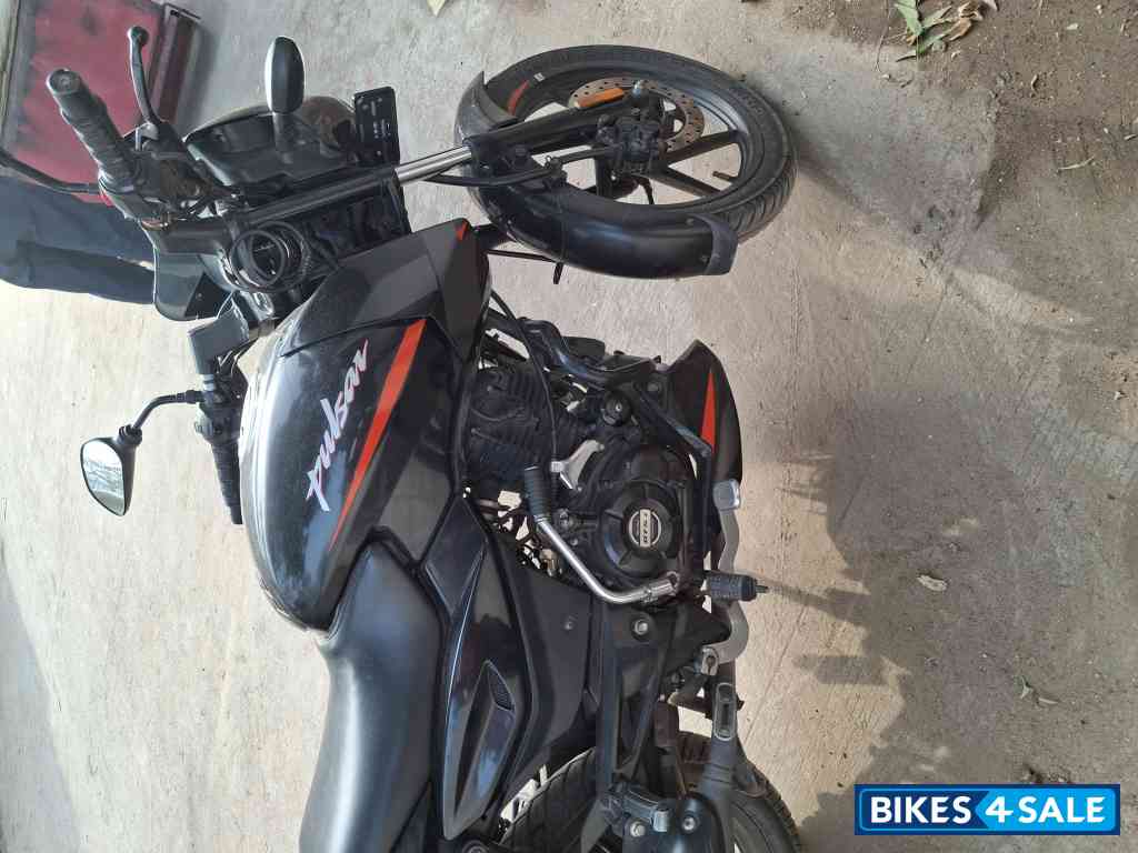 Bajaj Pulsar 125 Carbon Fibre Disc Split Seat