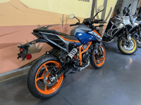 Bule KTM Duke 390 2024