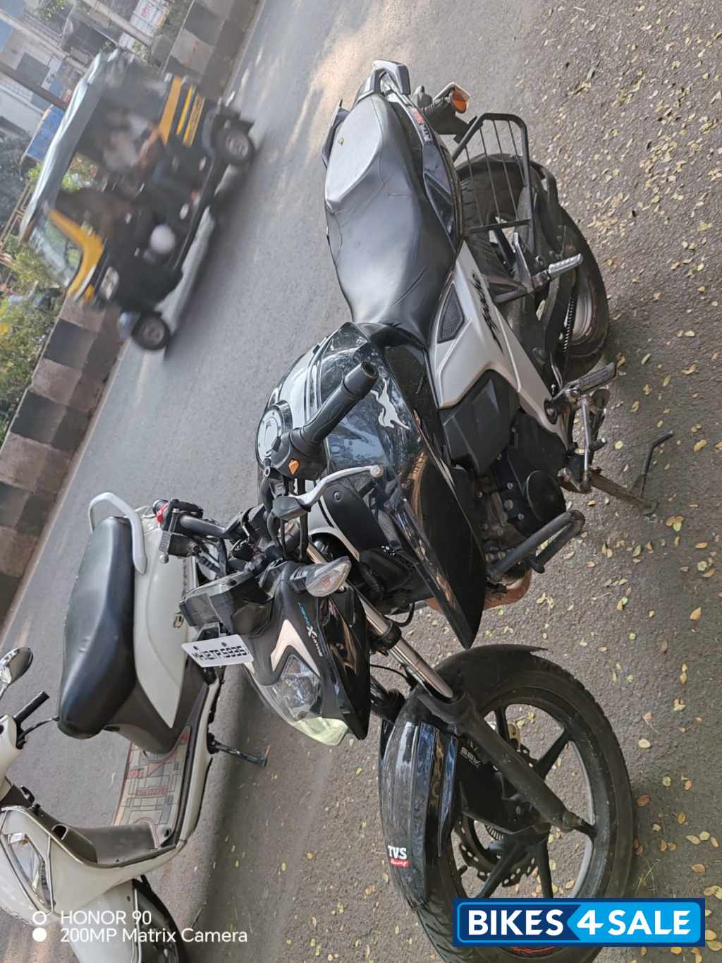 TVS Apache RTR 160 4V BS6