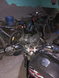 Black Bajaj Discover 100 DTS-Si