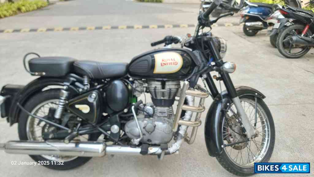 Black Royal Enfield Classic 350