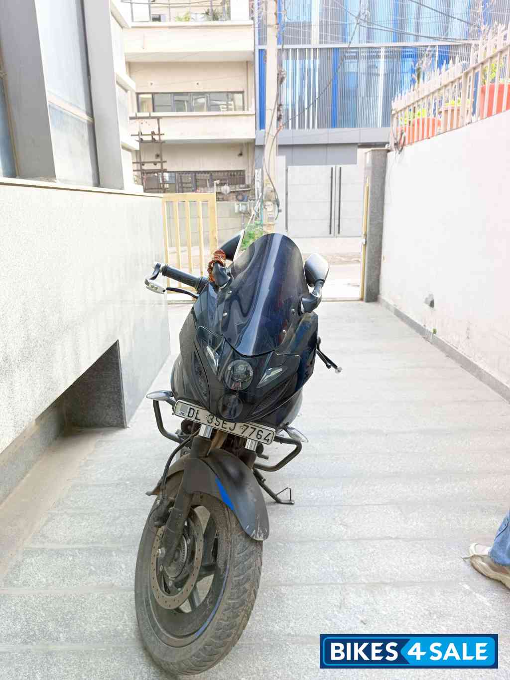 Black And Blue Bajaj Pulsar 220F