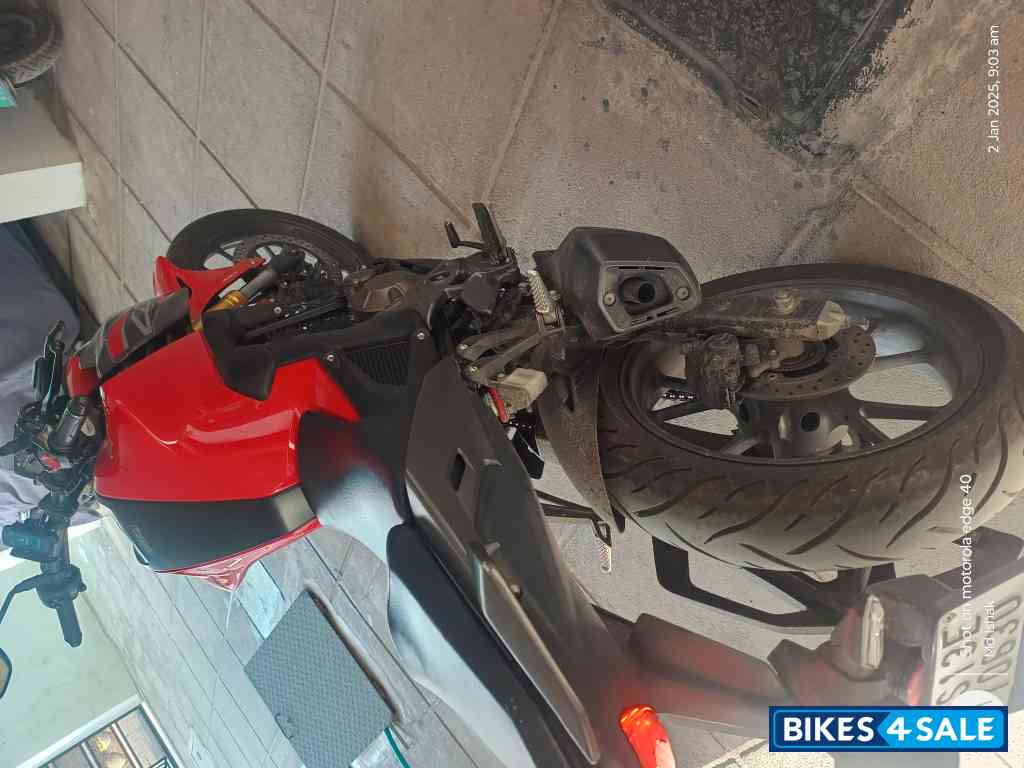 Honda CB300F Deluxe Pro