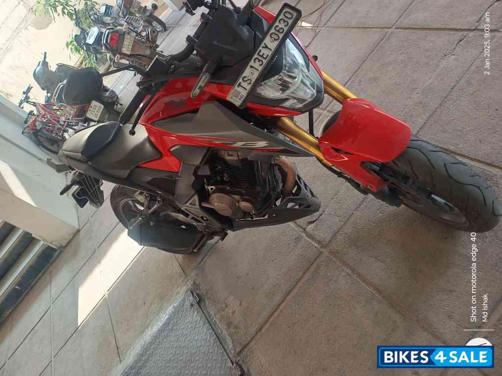 Honda CB300F Deluxe Pro