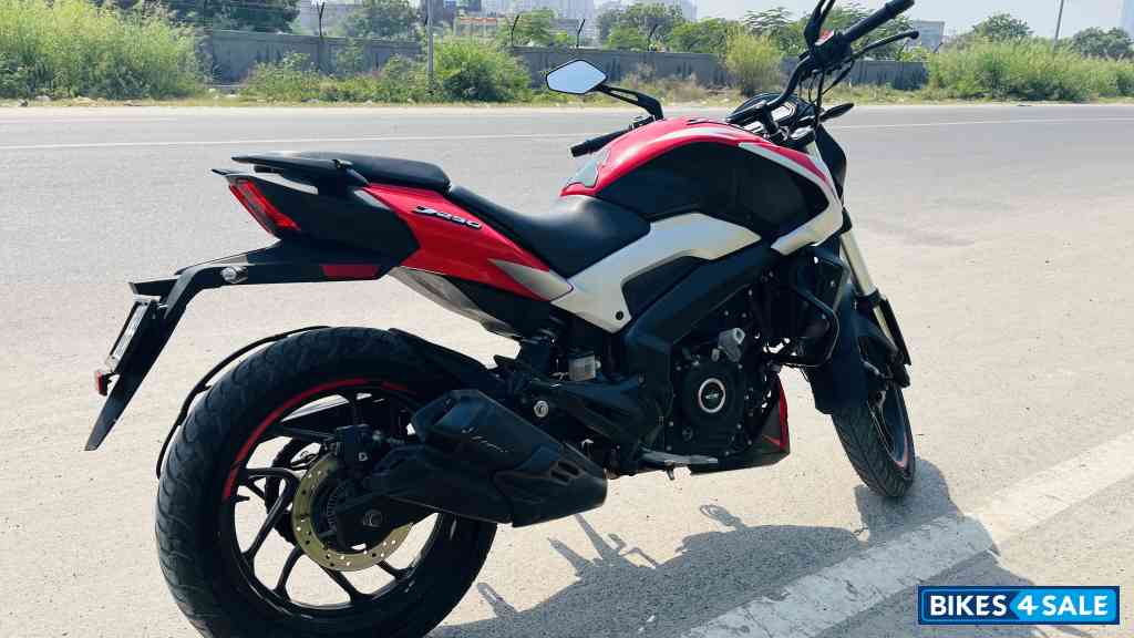 Red Bajaj Dominar 250