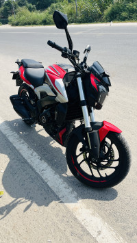 Red Bajaj Dominar 250