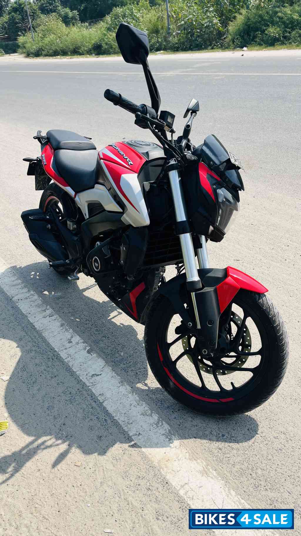 Red Bajaj Dominar 250