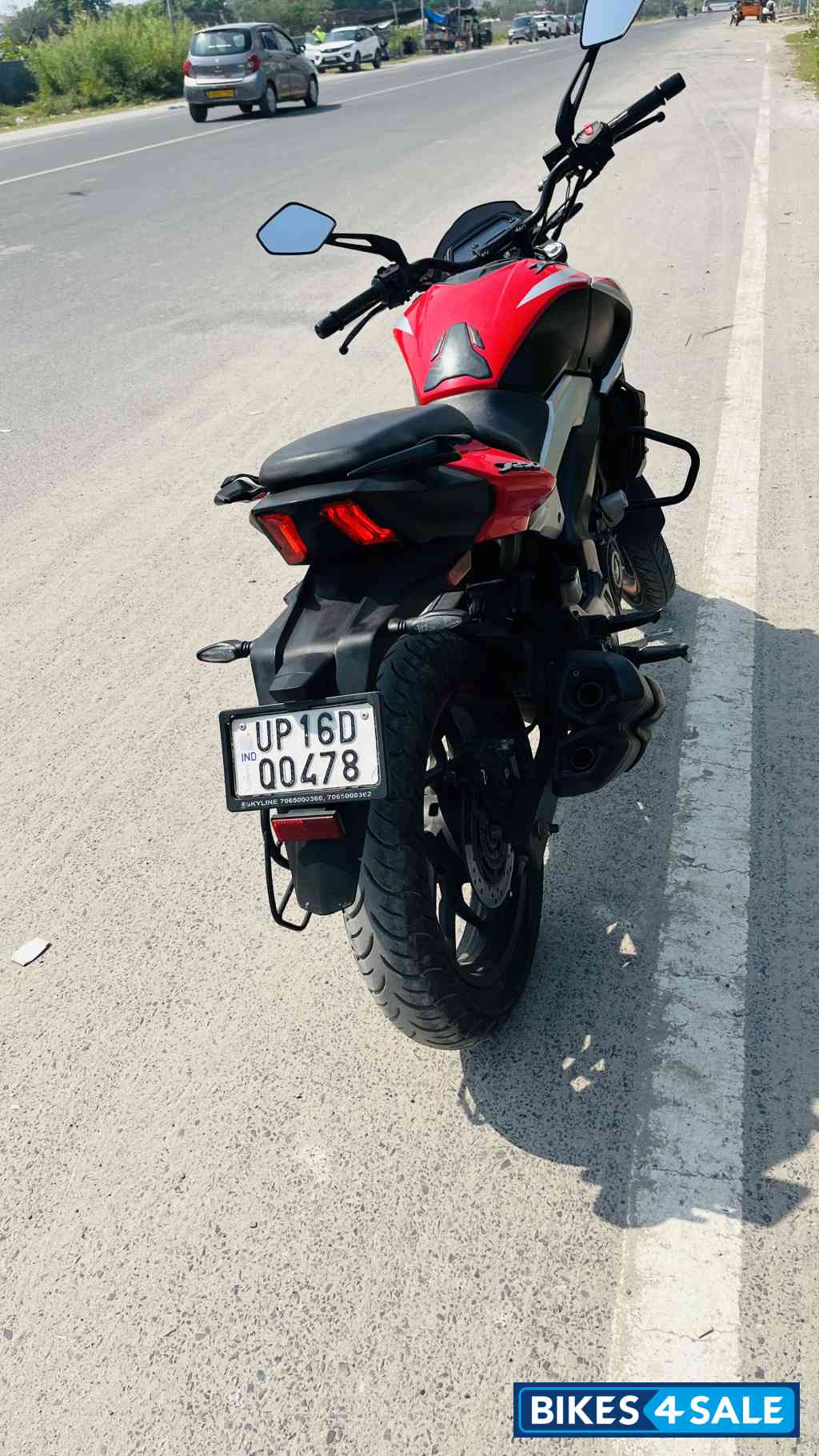Red Bajaj Dominar 250