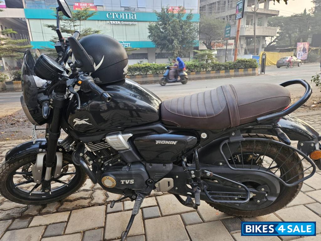 TVS Ronin SS