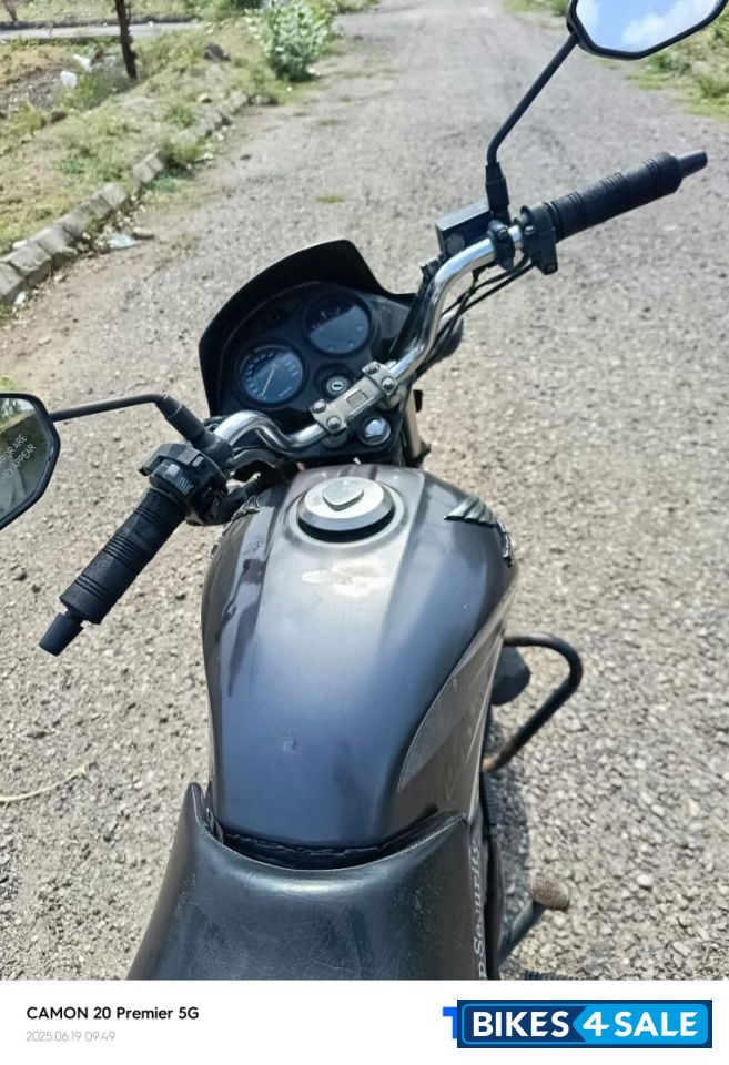 Grey Honda CB Shine