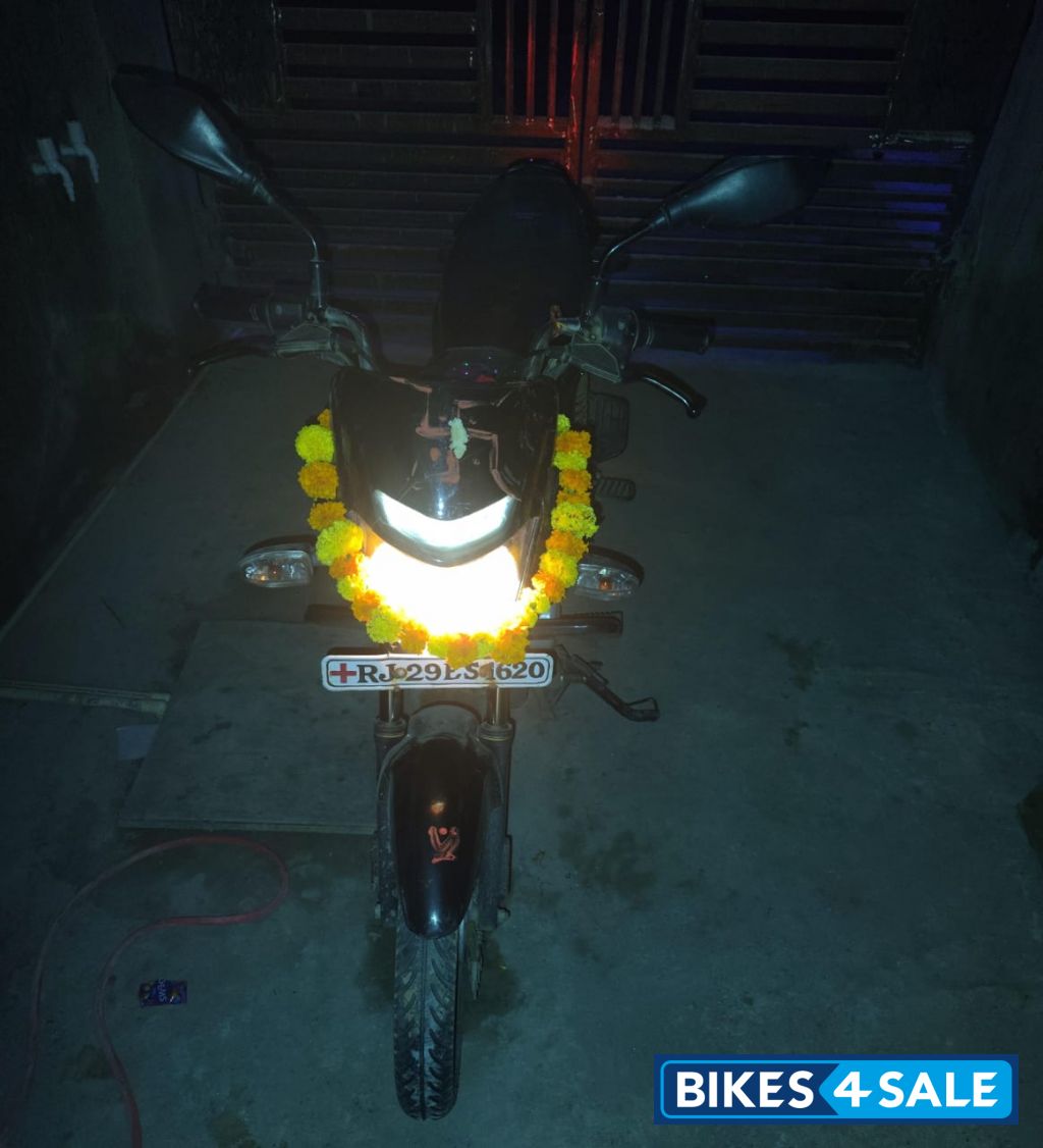 Blck Gold Bajaj Platina 100 ES