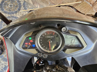 Red / Bajaj Pulsar RS 200