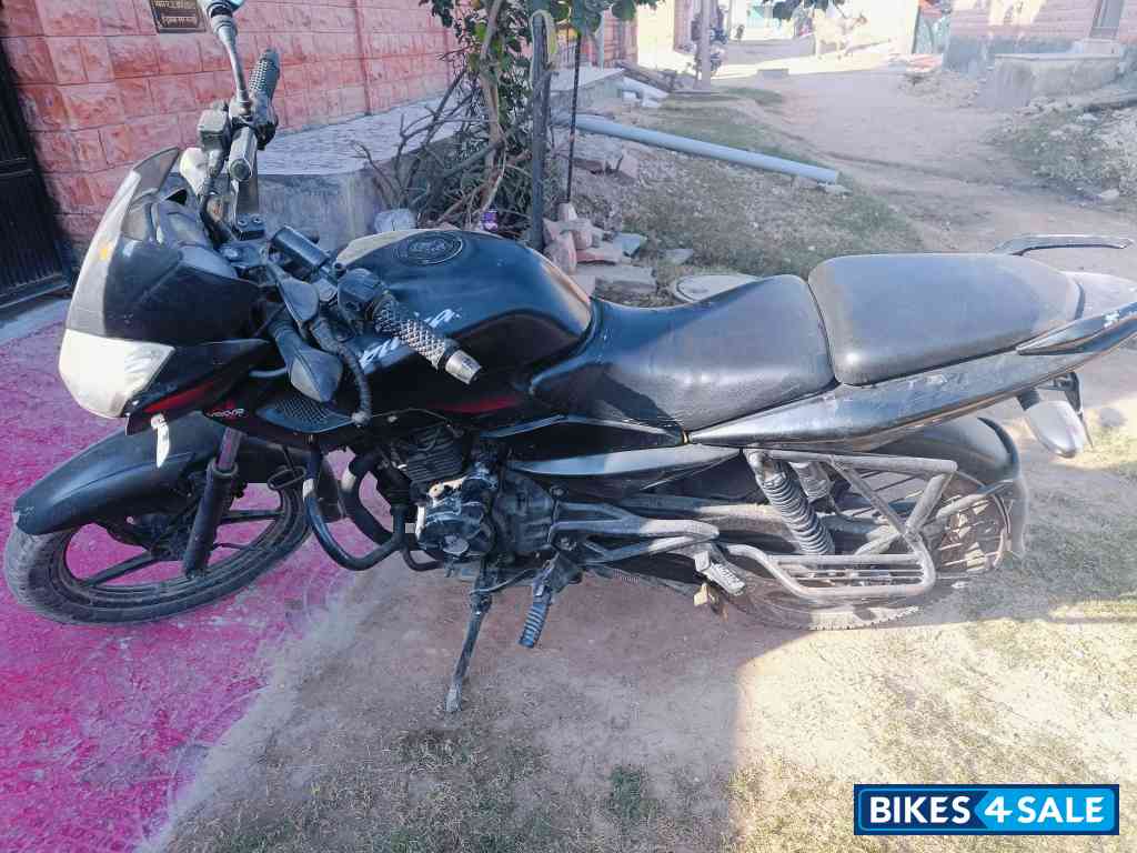 Bajaj Pulsar 135LS
